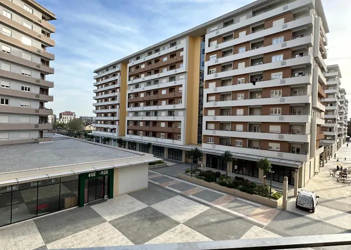 Cozy 1bd Point-garage Available 5e Per Day Lejlighed Podgorica