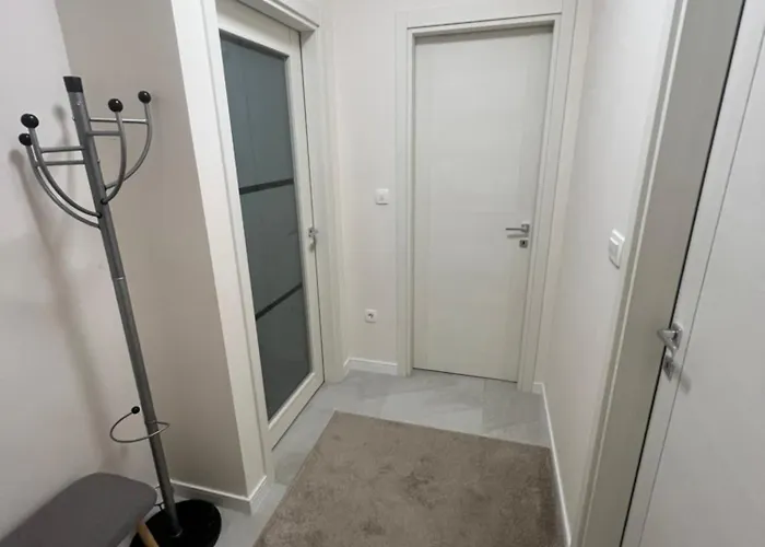 Cozy 1bd Point-garage Available 5e Per Day