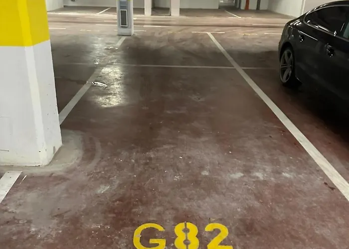 Cozy 1bd Point-garage Available 5e Per Day Podgorica